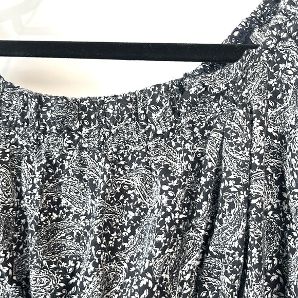 Sam Edelman Meadow Paisley Fields Gardenia Long Sleeve Off-Shoulder Top - Picture 5 of 9